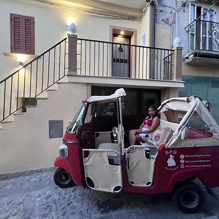 B&B San Nicodemo Ciro Bagian luar foto